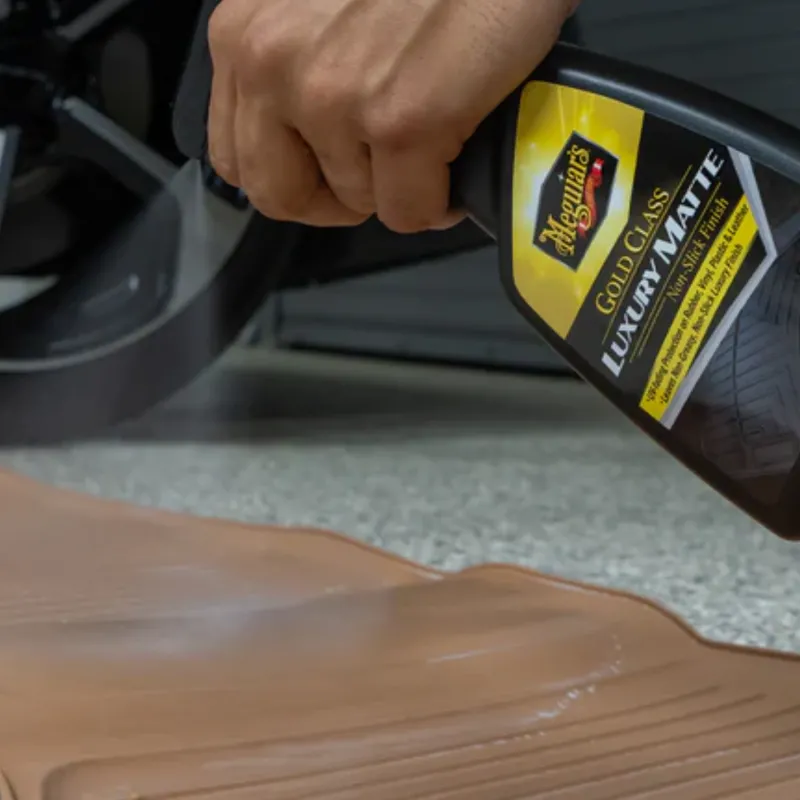 MEGUIARS Gold Class Luxury Matte - Dressing ochronny do wnętrza 473ml MEGUIARS Gold Class Luxury Matte - Dressing ochronny do wnętrza 473ml