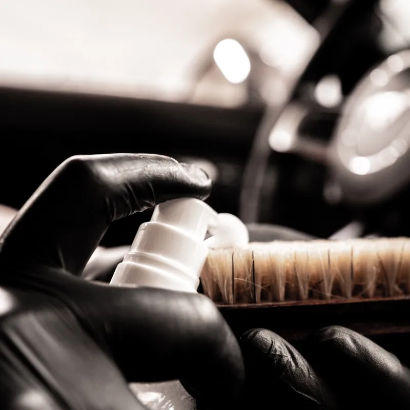 Deturner Leather Cleaner – preparat do czyszczenia skóry 250ml Deturner Leather Cleaner – preparat do czyszczenia skóry 250ml